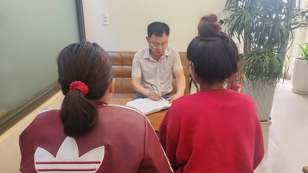 Nữ sinh bị hiệu trưởng nói “có thi cũng không đậu” đã tốt nghiệp và trở thành sinh viên!