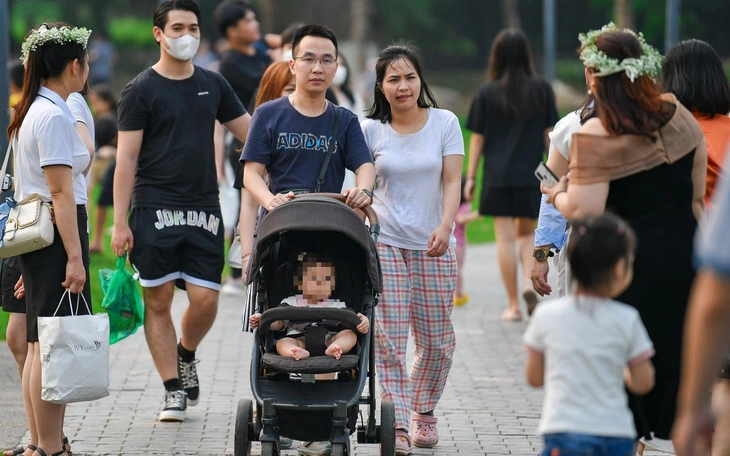 Cách làm thủ tục để phụ nữ được nhận 5 triệu đồng khi sinh đủ 2 con trước 35 tuổi