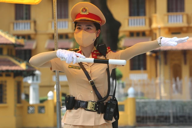 Hà Nội cấm nhiều tuyến phố vào cuối tuần phục vụ các sự kiện lớn, người dân đi lại thế nào?