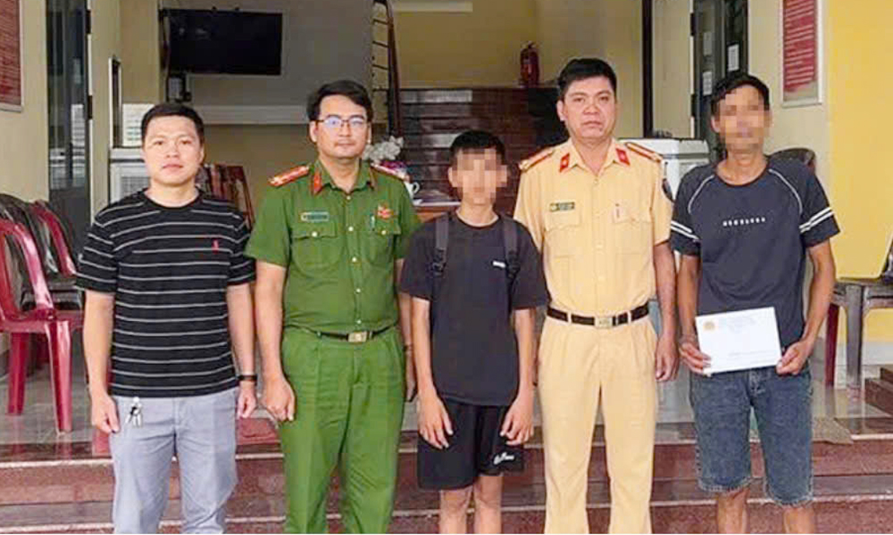 Công an phường Tiền Phong kịp thời giải cứu nam thiếu niên 16 tuổi sập bẫy “việc nhẹ, lương cao”