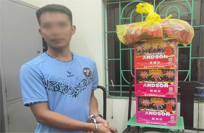 Nam thanh niên ở Phú Thọ bị khởi tố vì mua bán, tàng trữ pháo nổ