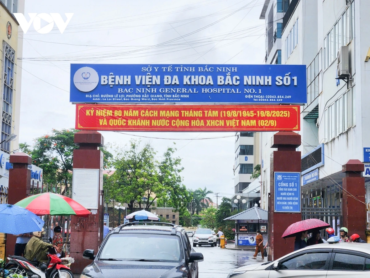 Vụ thu 21 triệu đồng tiền xe cấp cứu: Sa thải 2 cán bộ Bệnh viện ĐK Bắc Ninh số 1